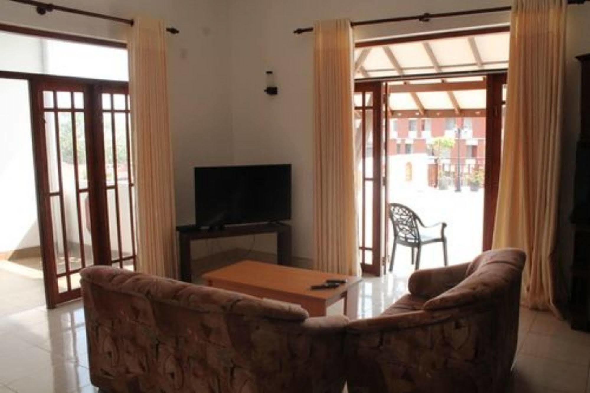 Prego Suites Ettukala Dış mekan fotoğraf