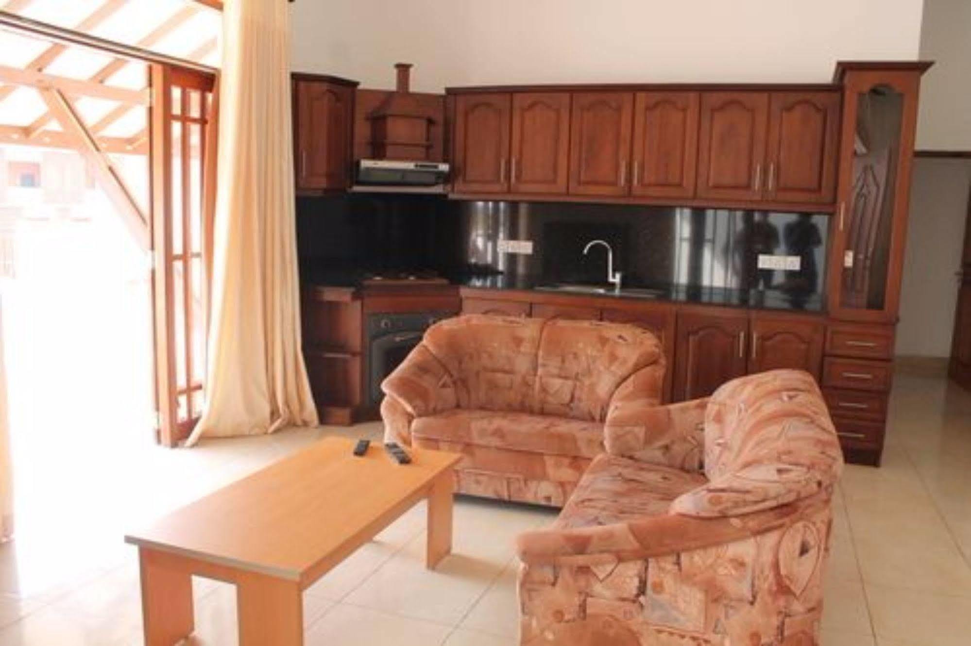 Prego Suites Ettukala Dış mekan fotoğraf
